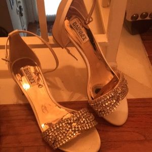 Brand new Badgley Mischka 8.5